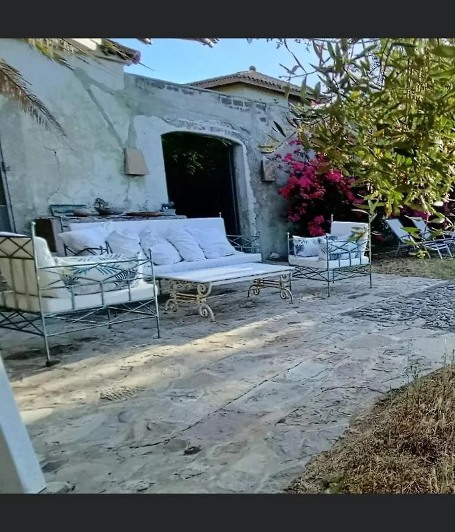 La Casita Del Pintor Villa Tahivilla Spain